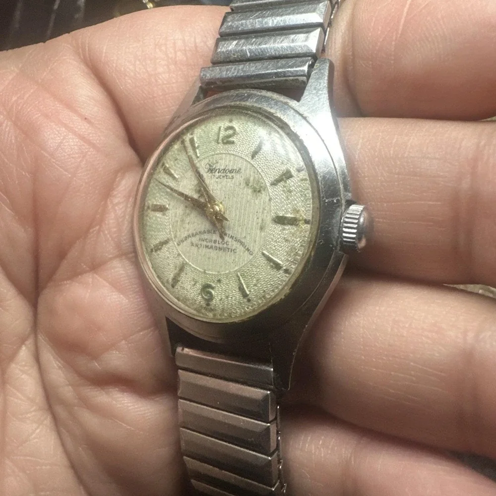 Vintage Vendome 17 Jewels Manual Wind Mens Watch 34MM Swiss Made Runs But Stops - Picture 2 of 10